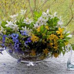 Air vases are suitable for spring flowers