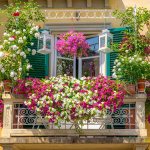 choosing colors for a balcony on the sunny side